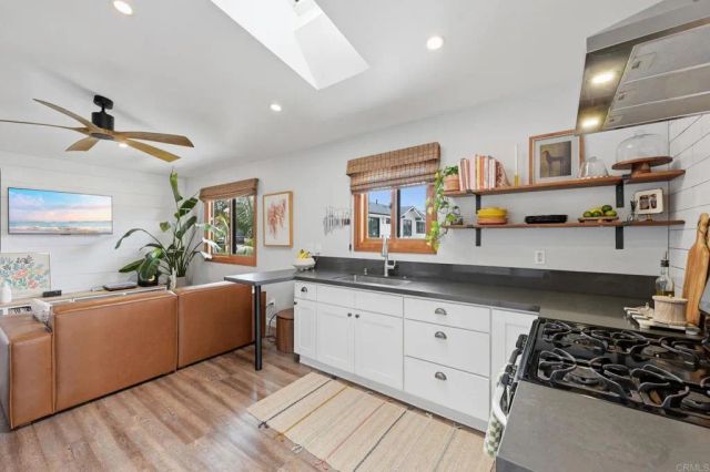 637 Sparta Drive A & B, Encinitas, CA 92024