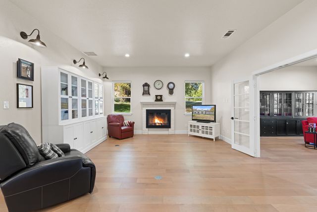 6520 Shoreline Drive, Little Elm, TX 75068