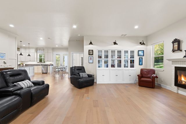 6520 Shoreline Drive, Little Elm, TX 75068