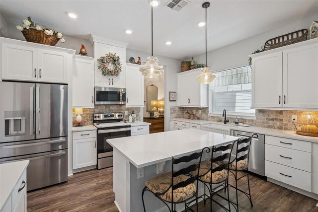 491 W DELAWARE AVENUE, Lake Helen, FL 32744