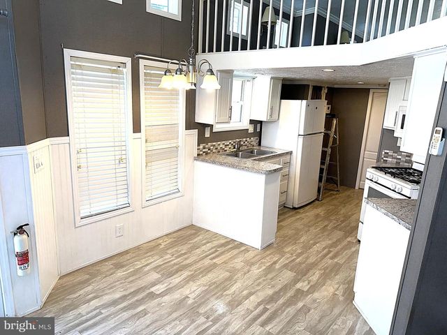 56 3RD ST, Lothian, MD 20711