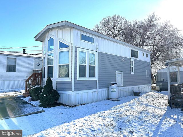 56 3RD ST, Lothian, MD 20711