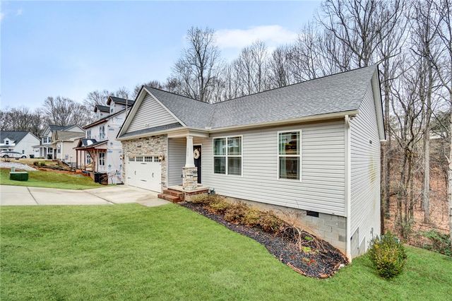 208 Joes Court, Easley, SC 29642