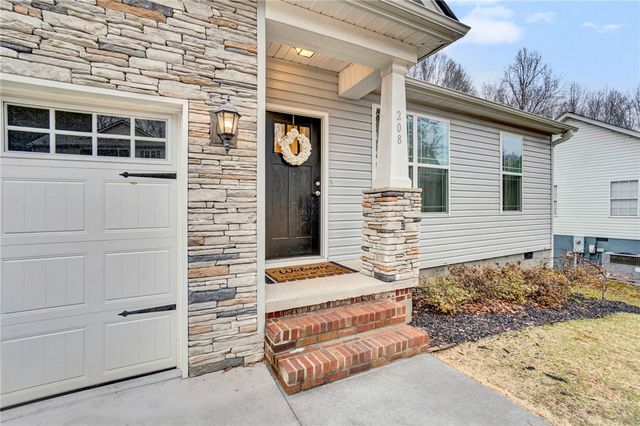 208 Joes Court, Easley, SC 29642