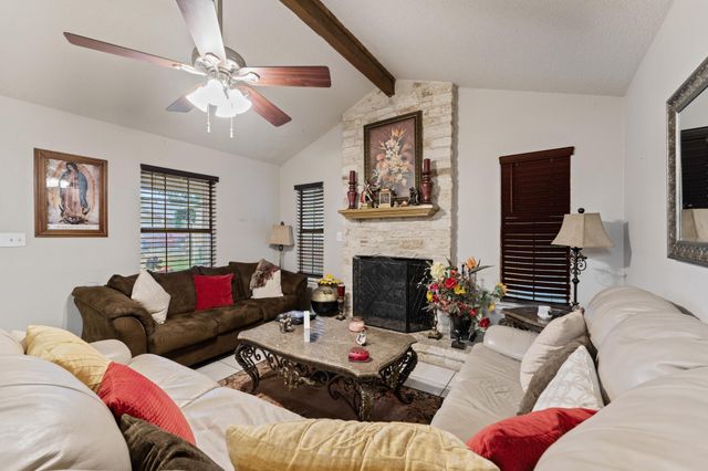 2305 Pena CV, Round Rock, TX 78681