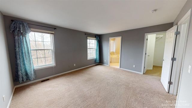 2970 Barclay Way, Ann Arbor, MI 48105