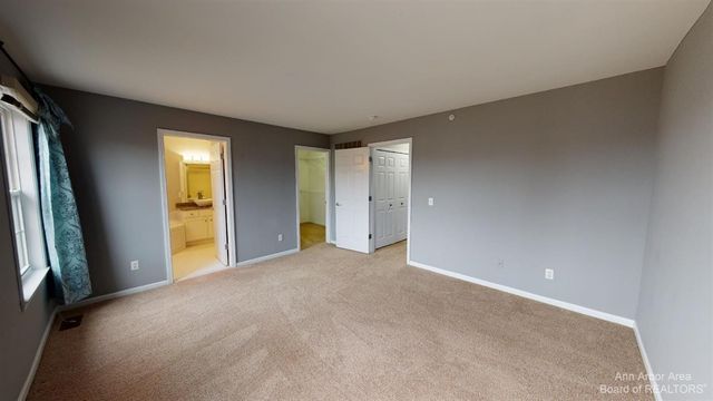 2970 Barclay Way, Ann Arbor, MI 48105