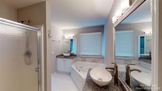 2970 Barclay Way, Ann Arbor, MI 48105