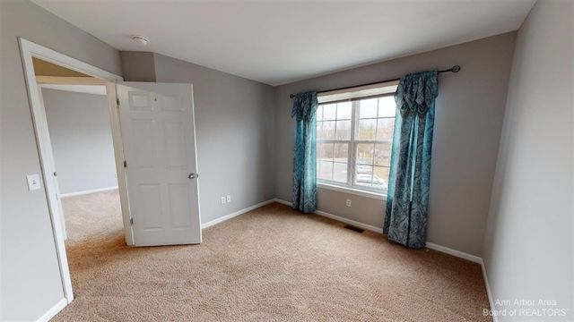 2970 Barclay Way, Ann Arbor, MI 48105