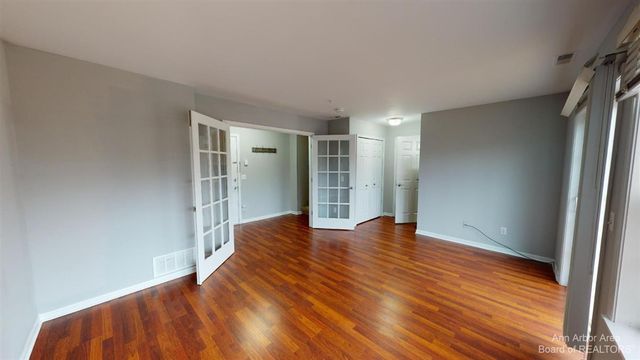 2970 Barclay Way, Ann Arbor, MI 48105