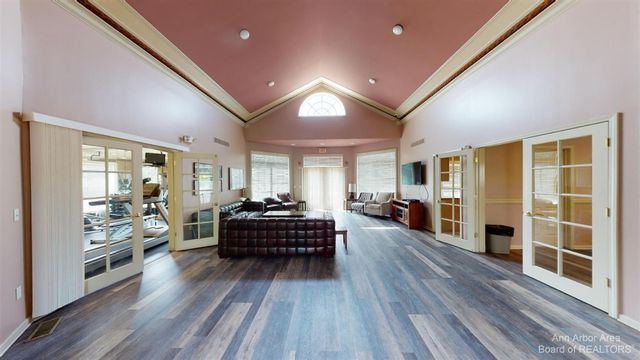 2970 Barclay Way, Ann Arbor, MI 48105