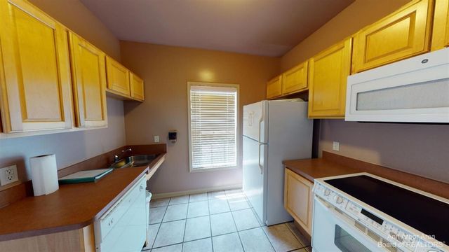 2970 Barclay Way, Ann Arbor, MI 48105