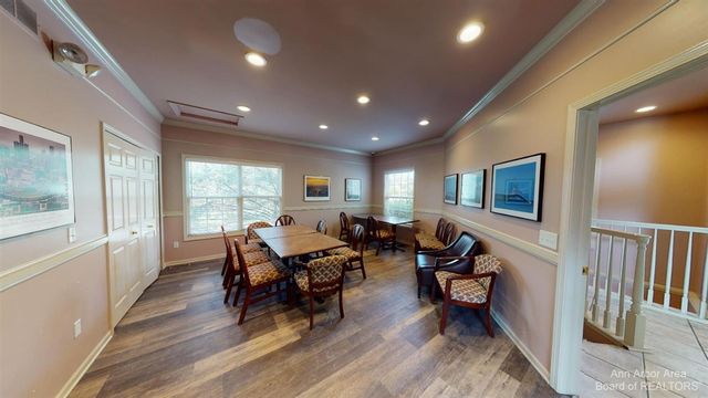 2970 Barclay Way, Ann Arbor, MI 48105