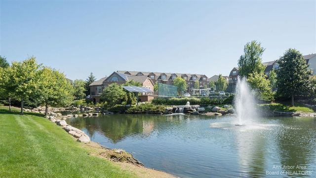 2970 Barclay Way, Ann Arbor, MI 48105