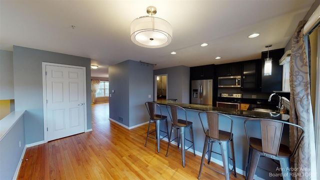 2970 Barclay Way, Ann Arbor, MI 48105