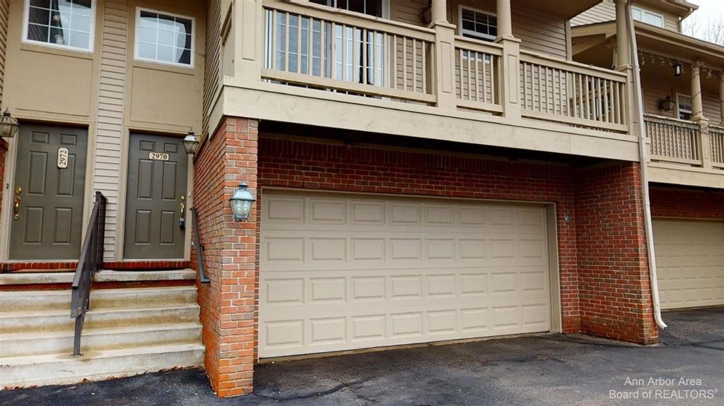 2970 Barclay Way, Ann Arbor, MI 48105