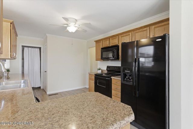 1511 SWIFTS HWY, Jefferson City, MO 65109