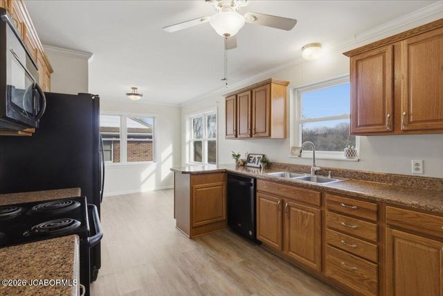 1511 SWIFTS HWY, Jefferson City, MO 65109