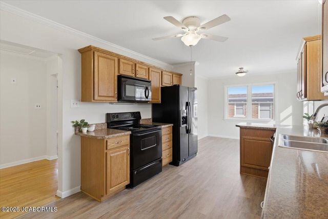 1511 SWIFTS HWY, Jefferson City, MO 65109