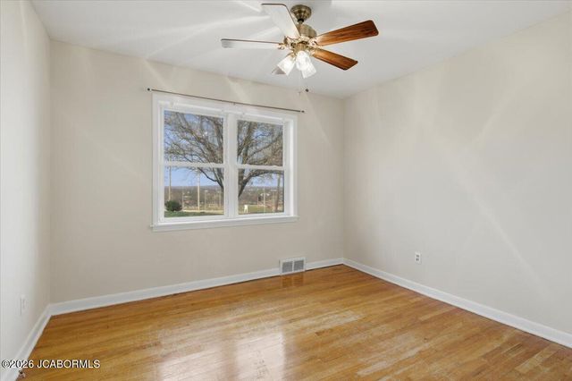 1511 SWIFTS HWY, Jefferson City, MO 65109