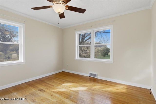 1511 SWIFTS HWY, Jefferson City, MO 65109