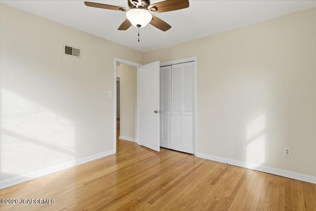 1511 SWIFTS HWY, Jefferson City, MO 65109