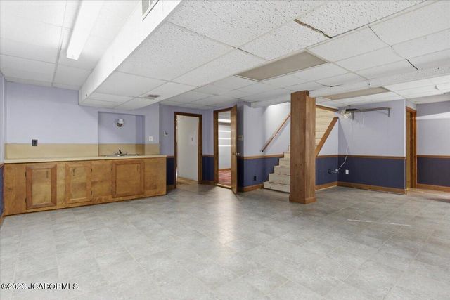 1511 SWIFTS HWY, Jefferson City, MO 65109