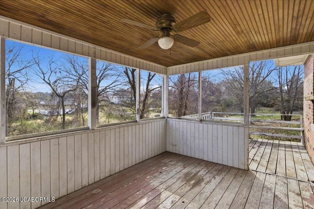 1511 SWIFTS HWY, Jefferson City, MO 65109