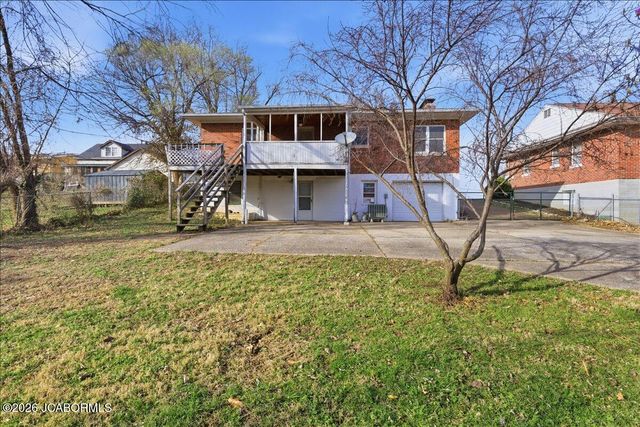 1511 SWIFTS HWY, Jefferson City, MO 65109