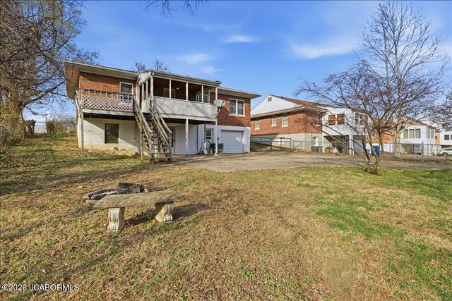 1511 SWIFTS HWY, Jefferson City, MO 65109