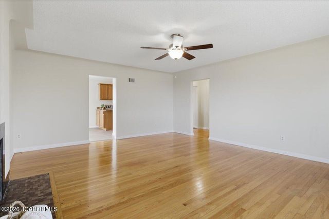 1511 SWIFTS HWY, Jefferson City, MO 65109