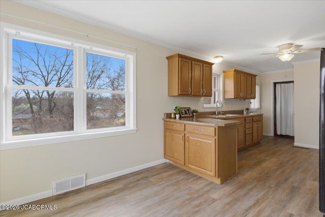 1511 SWIFTS HWY, Jefferson City, MO 65109