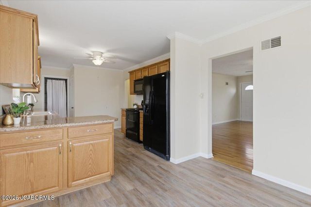 1511 SWIFTS HWY, Jefferson City, MO 65109