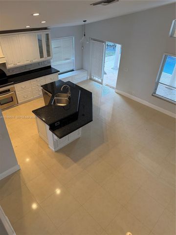 1552 NW 135th Avenue, Pembroke Pines, FL 33028