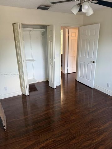 1552 NW 135th Avenue, Pembroke Pines, FL 33028
