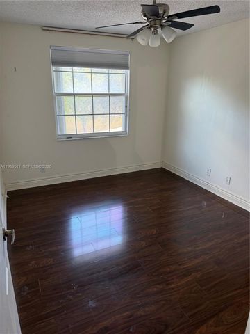 1552 NW 135th Avenue, Pembroke Pines, FL 33028