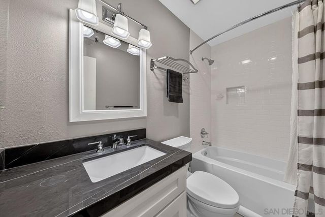 4015 Crown Point Dr. 310, San Diego, CA 92109