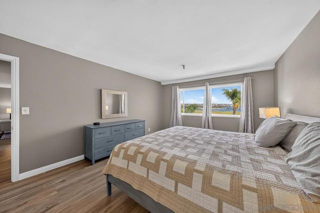 4015 Crown Point Dr. 310, San Diego, CA 92109
