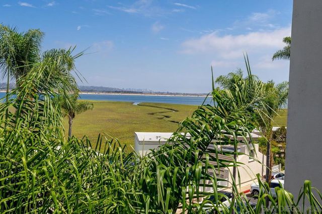 4015 Crown Point Dr. 310, San Diego, CA 92109