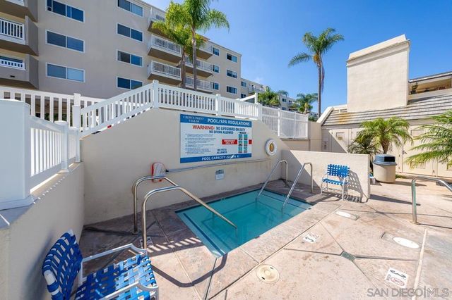 4015 Crown Point Dr. 310, San Diego, CA 92109