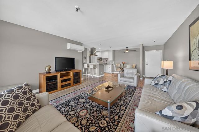 4015 Crown Point Dr. 310, San Diego, CA 92109