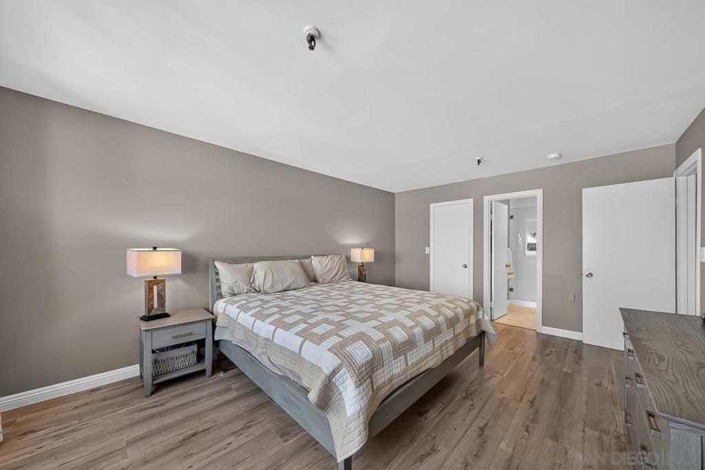 Image 14 of property listing at 4015 Crown Point Dr. 310, San Diego, CA 92109