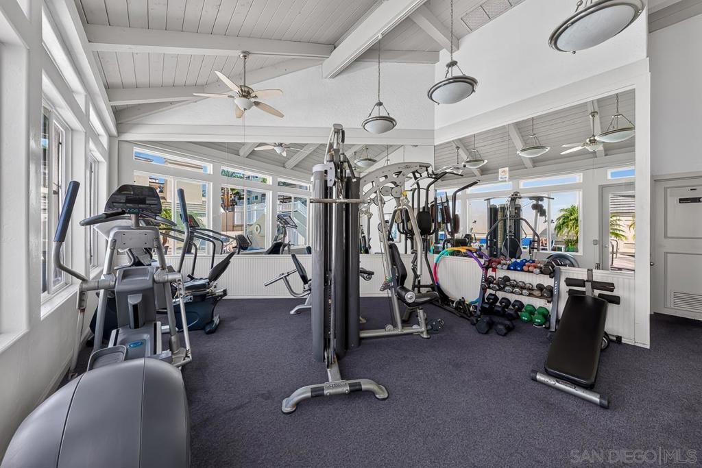 Image 25 of property listing at 4015 Crown Point Dr. 310, San Diego, CA 92109