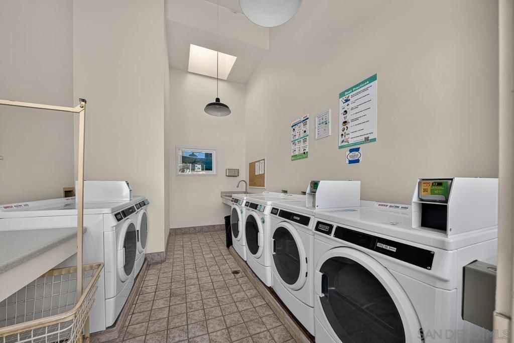 Image 27 of property listing at 4015 Crown Point Dr. 310, San Diego, CA 92109