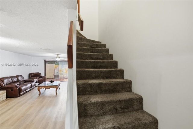 1270 NW 99th Ave 60, Pembroke Pines, FL 33024