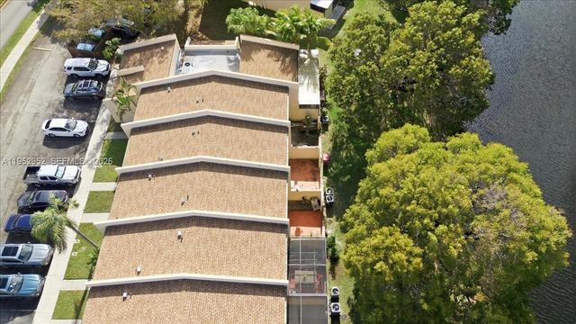 1270 NW 99th Ave 60, Pembroke Pines, FL 33024