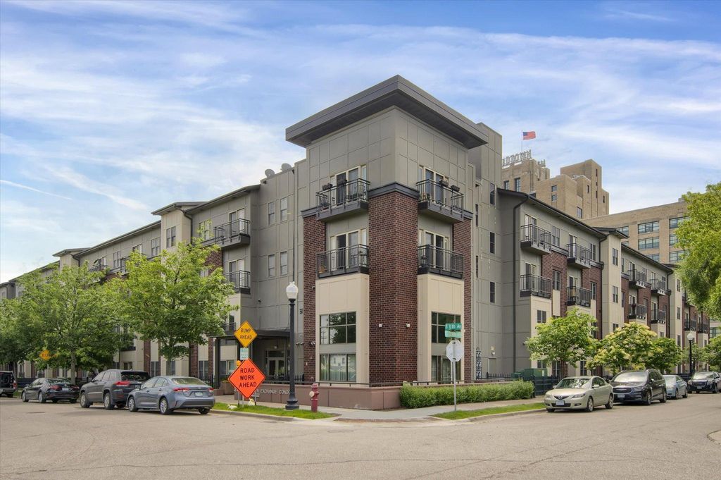 2900 11th Avenue S 402, Minneapolis, MN 55407