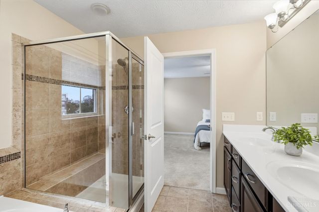 9558 Union Park, West Chester, OH 45069