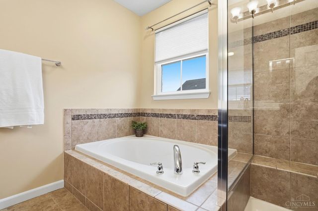 9558 Union Park, West Chester, OH 45069