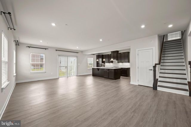 800 MOORE GATE WAY, Bowie, MD 20716